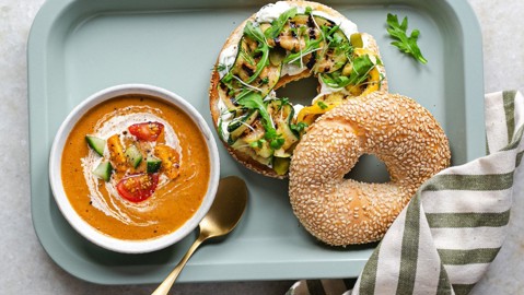 Courgette Arla LactoFREE Cream Cheese Bagel with Gazpacho